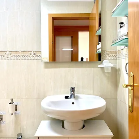 Apartment Frente Al Mar Con Piscina 4 *